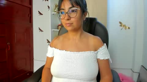 Isabella22 1 online show from 11.06.25