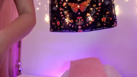 Isa...  online show from 02.08.25