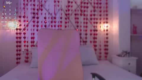 Snapshot of isabella__shine chatting on 02.20.25 Isa online show from 02.20.25