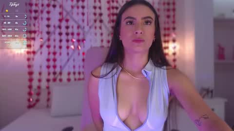 Snapshot of isabella__shine chatting on 02.22.25 Isa online show from 02.22.25