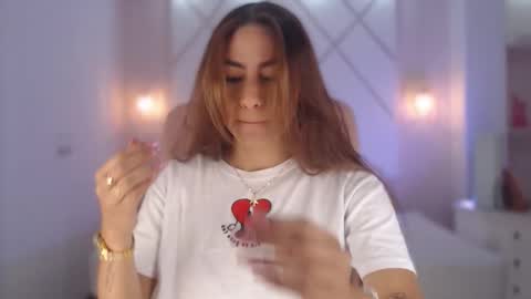 Snapshot of isabella__shine chatting on 10.09.25 Isa online show from 10.09.25