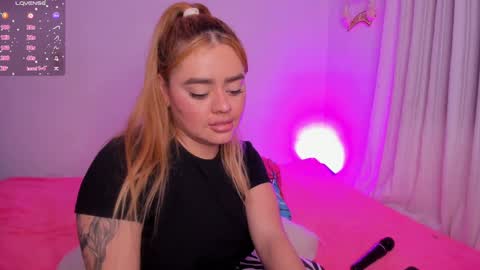 Isabella Arias online show from 01.06.25