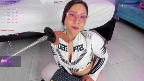 Snapshot of isabella_daniell chatting on 01.24.25 Isa online show from 01.24.25