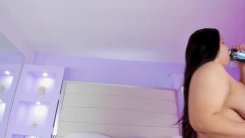 Snapshot of isabella_daniell chatting on 01.29.25 Isa online show from 01.29.25