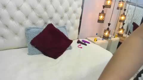 Snapshot of isabella_kw chatting on 06.21.26 Isabella Kawaii online show from 06.21.26