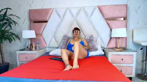 Snapshot of isabella_luxet chatting on 05.21.26 isabella_luxet online show from 05.21.26