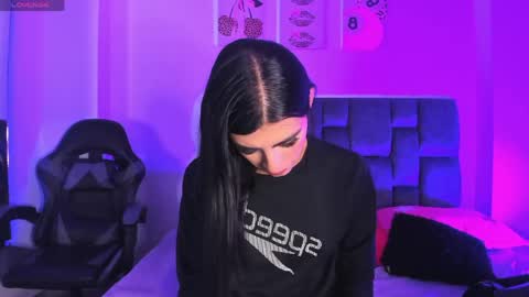 Snapshot of isabella_moon9 chatting on 04.24.26 Isabella Moon9 online show from 04.24.26