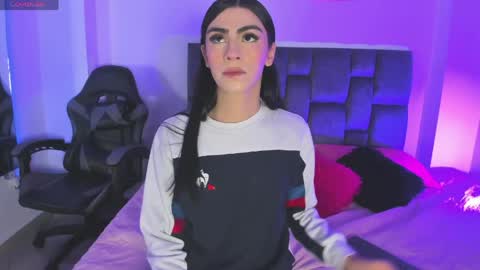 Snapshot of isabella_moon9 chatting on 04.25.26 Isabella Moon9 online show from 04.25.26
