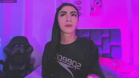 Snapshot of isabella_moon9 chatting on 04.28.26 Isabella Moon9 online show from 04.28.26