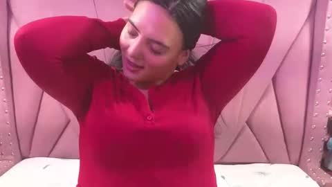 Snapshot of isabella_mora_ chatting on 05.21.26 Isabella online show from 05.21.26