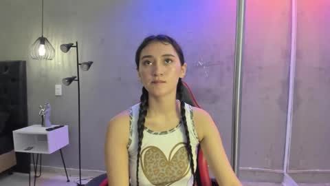 Isabella Nowa online show from 01.19.26
