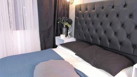 Isabella Nowa online show from 03.06.26