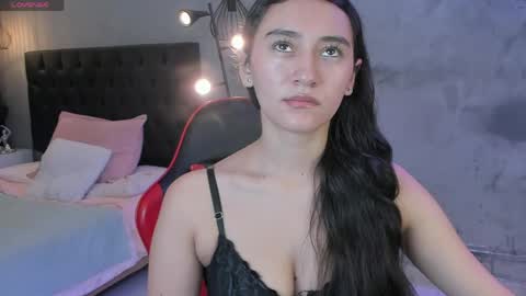Isabella Nowa online show from 04.28.26