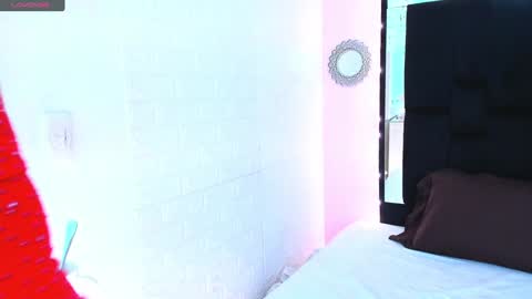 Isabella Your Queen  online show from 01.04.25