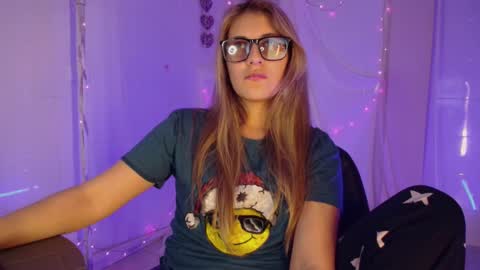 Isabella Rros online show from 12.02.25