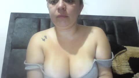 Snapshot of isabellaa_hills_ chatting on 06.19.26 isabellaa_hills_ online show from 06.19.26