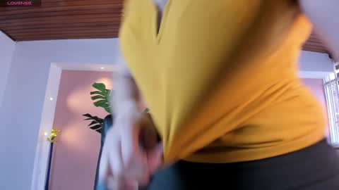 Isabella  Everyday From 0530 to 1430 Col Time online show from 02.03.25