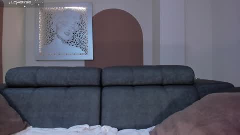 Isa Hill  online show from 12.24.24