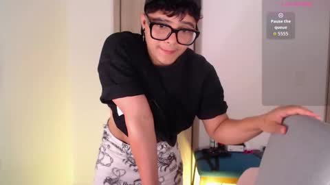 Isabella Mout  online show from 02.17.26