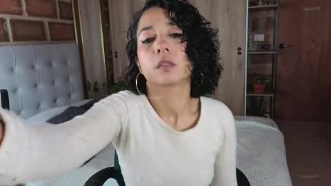Isabela Paz online show from 04.16.26