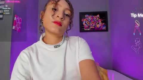 Snapshot of isabellaspencer chatting on 10.30.25 Isabella online show from 10.30.25