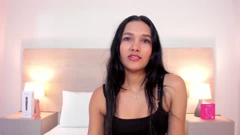 Snapshot of isabellathomass chatting on 07.22.26 isabellathomass online show from 07.22.26