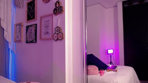 Isabelle Daza online show from 03.30.26