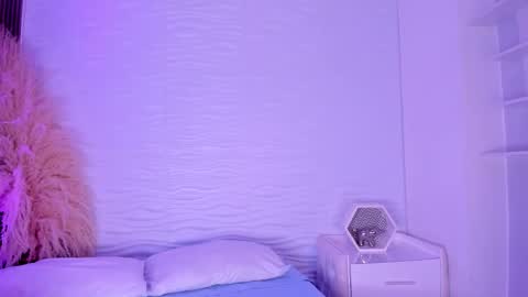 Snapshot of isabellefoxx chatting on 02.24.26 Isa online show from 02.24.26