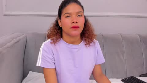 Snapshot of isabellsmmith chatting on 01.18.25 Isabellsmmith online show from 01.18.25