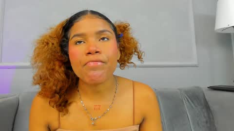 Snapshot of isabellsmmith chatting on 02.06.25 Isabellsmmith online show from 02.06.25