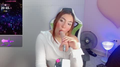 Snapshot of isadora_riu chatting on 11.30.25 isadora_riu online show from 11.30.25