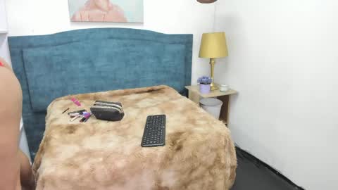 Isabel online show from 04.13.26