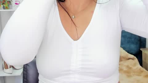 Isabel online show from 05.22.26