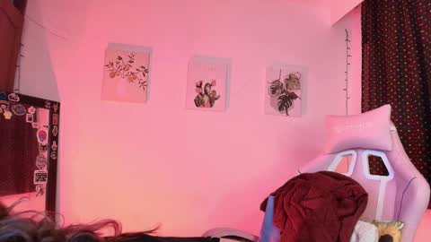 Isabella Ferrer online show from 12.04.25