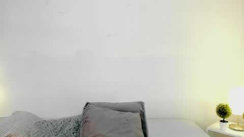 isameow online show from 01.15.25