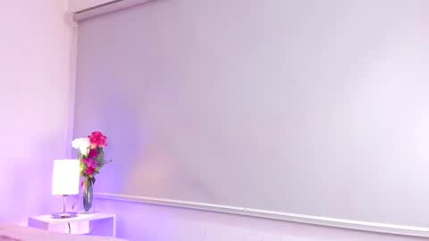 isameow online show from 10.24.25