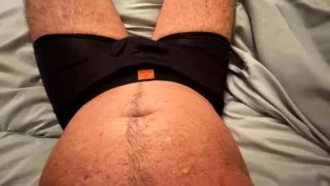 Snapshot of isemencum18 chatting on 02.26.25 isemencum18 online show from 02.26.25