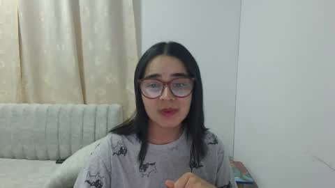 Snapshot of isemma chatting on 02.23.26 Emma online show from 02.23.26