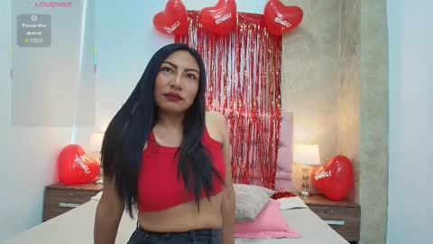 Isis Choi online show from 02.14.26