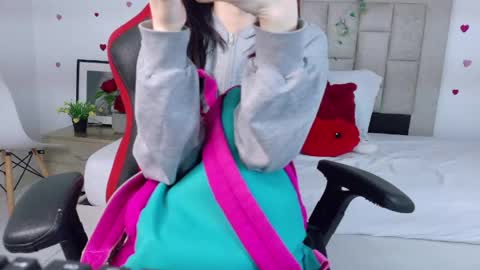 Isla Rosee18 online show from 03.24.26