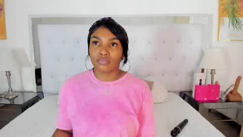 Snapshot of isla_scott chatting on 04.24.26 Vanessa online show from 04.24.26