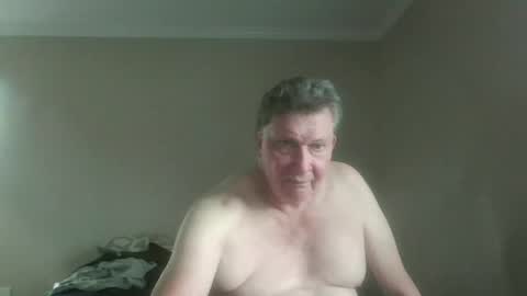 island625103 online show from 09.09.25