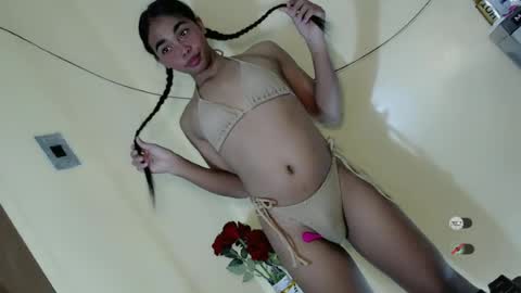 Snapshot of island_girlxxx chatting on 06.16.26 Alona online show from 06.16.26