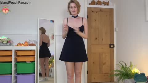 Lou  Peaches online show from 10.10.25