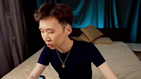 Snapshot of islendtakumi chatting on 11.16.25 Takumi online show from 11.16.25