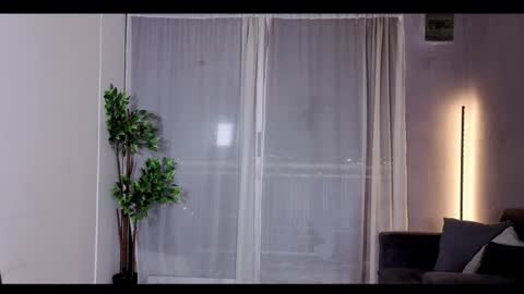 Julyane online show from 10.14.25