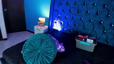 Snapshot of issa_clark01 chatting on 01.06.26 Issa online show from 01.06.26