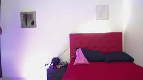 Snapshot of issa_kitty chatting on 01.10.25 issa_kitty online show from 01.10.25