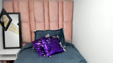 ISSA MILF online show from 02.14.26