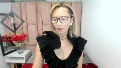 ISSA MILF online show from 06.04.26